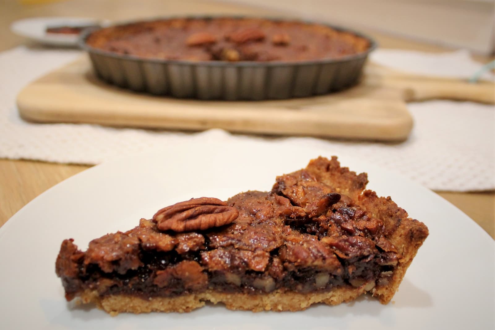 Tarta z pekanami (wegańska, bezglutenowa). Idealna na Święta.