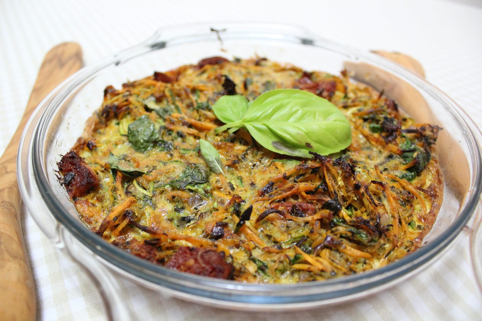 Zapiekanka z cukinią, batatem i chorizo (śniadanie dla zapracowanych)